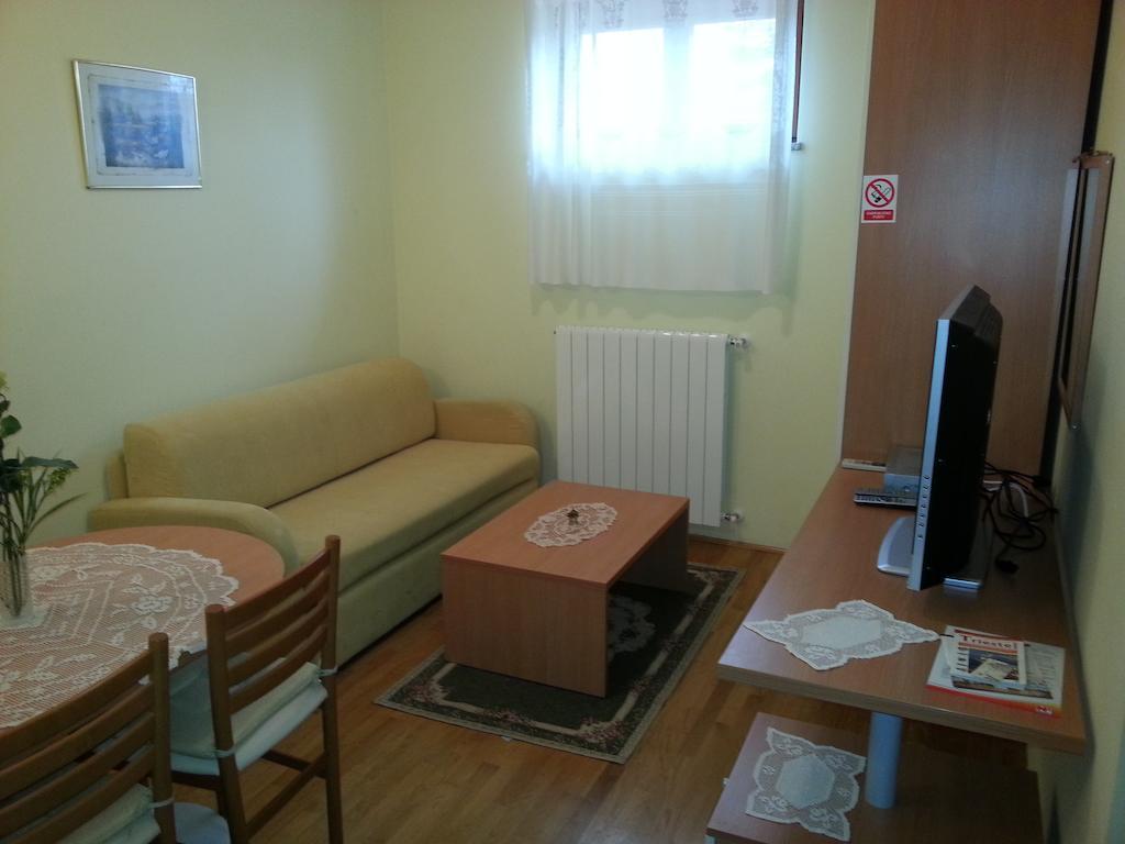 Apartments Villa Teuta Umag Rum bild